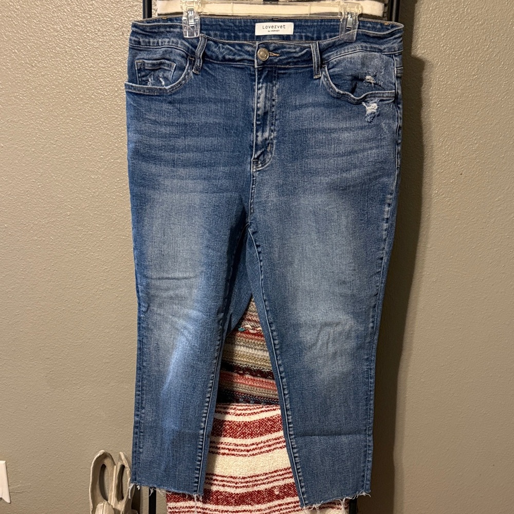 Lovervet Women's Cropped Ankle Jeans in Classic Blue